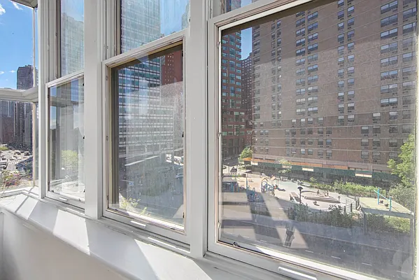 Rented by Tabak Real Estate | media 21