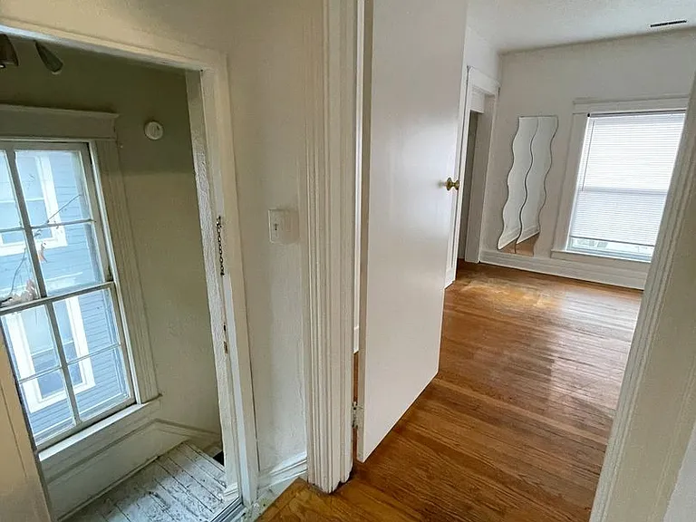 211 Ballard St — Photo 18