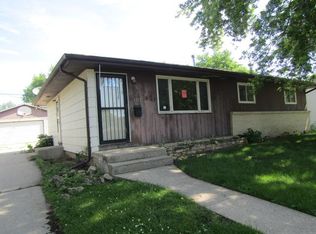 1717 Fairview Dr, Beloit, WI 53511