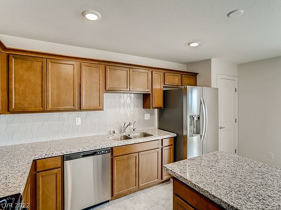 5th image of 264 Quail Finch Dr