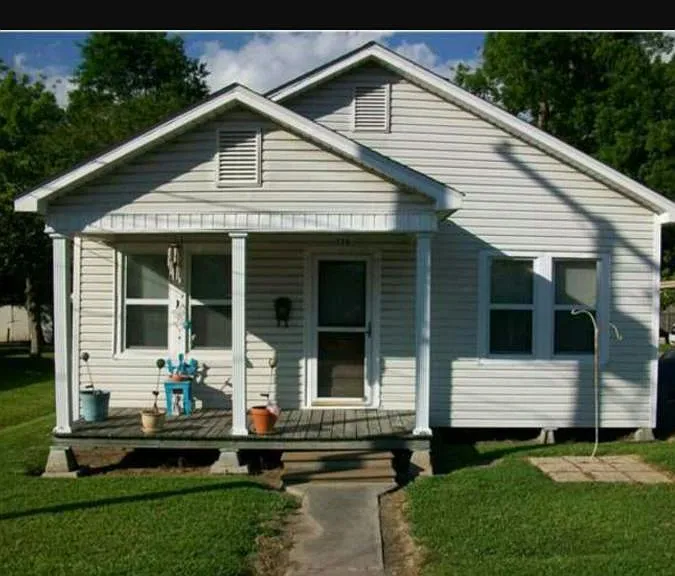 116 Oswald St — Photo 1