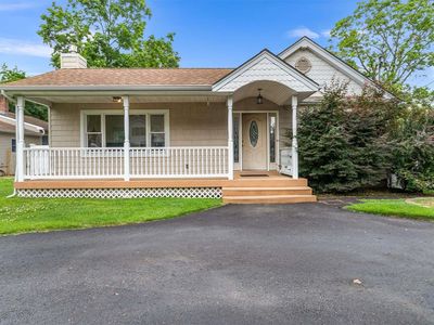 17 Cross Street, Smithtown, NY, 11787