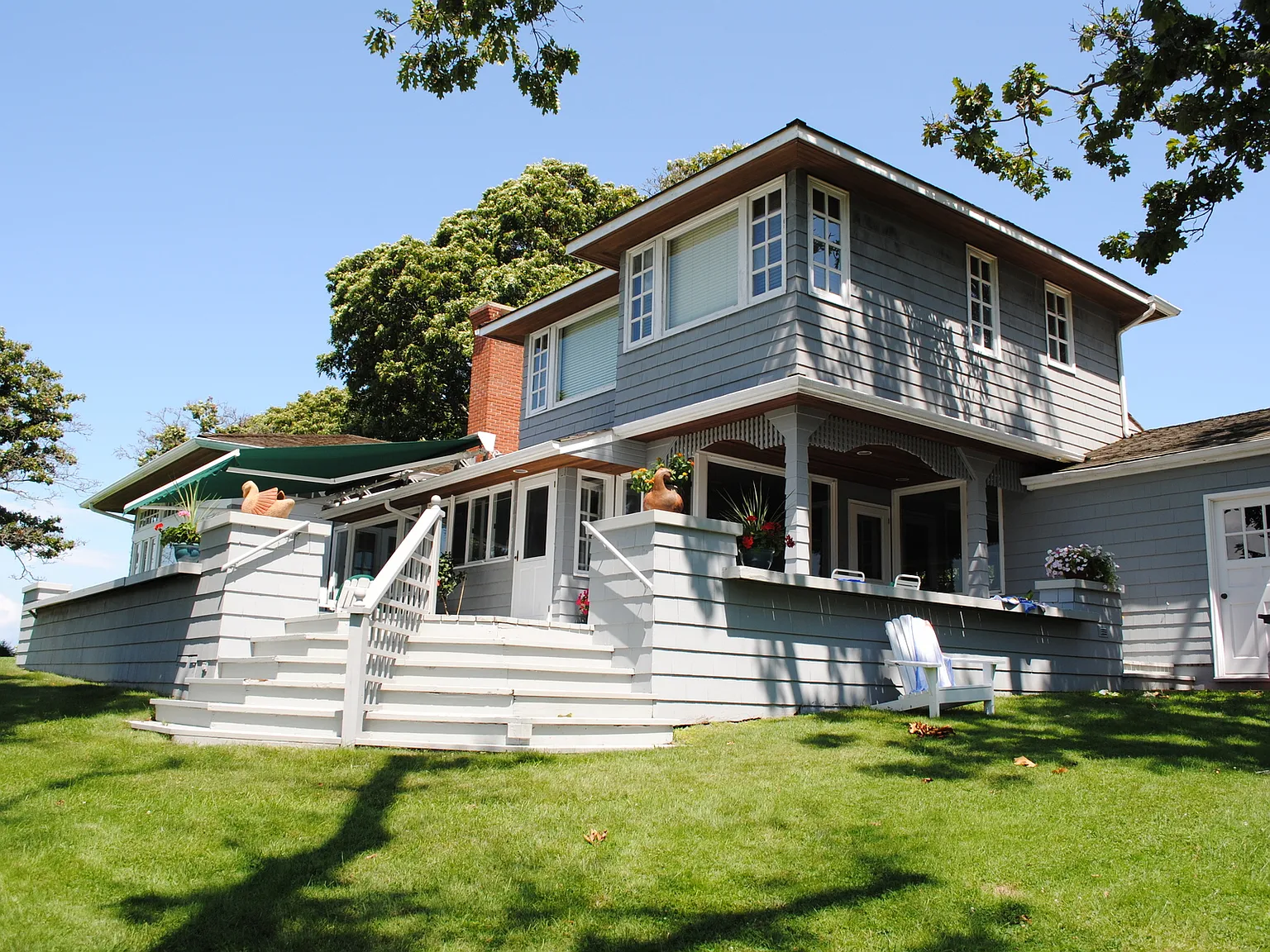 Sag Harbor Waterfront with Private Beach & Dock — Photo 4