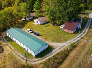 6 Buckeye Ln, Berryville, AR 72616