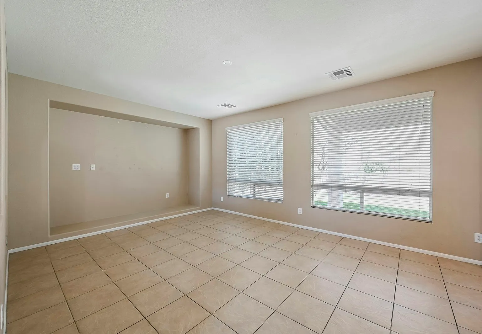 11764 Via Esperanza Street — Photo 3