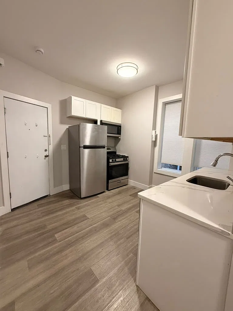 5712 Hudson Ave — Photo 1