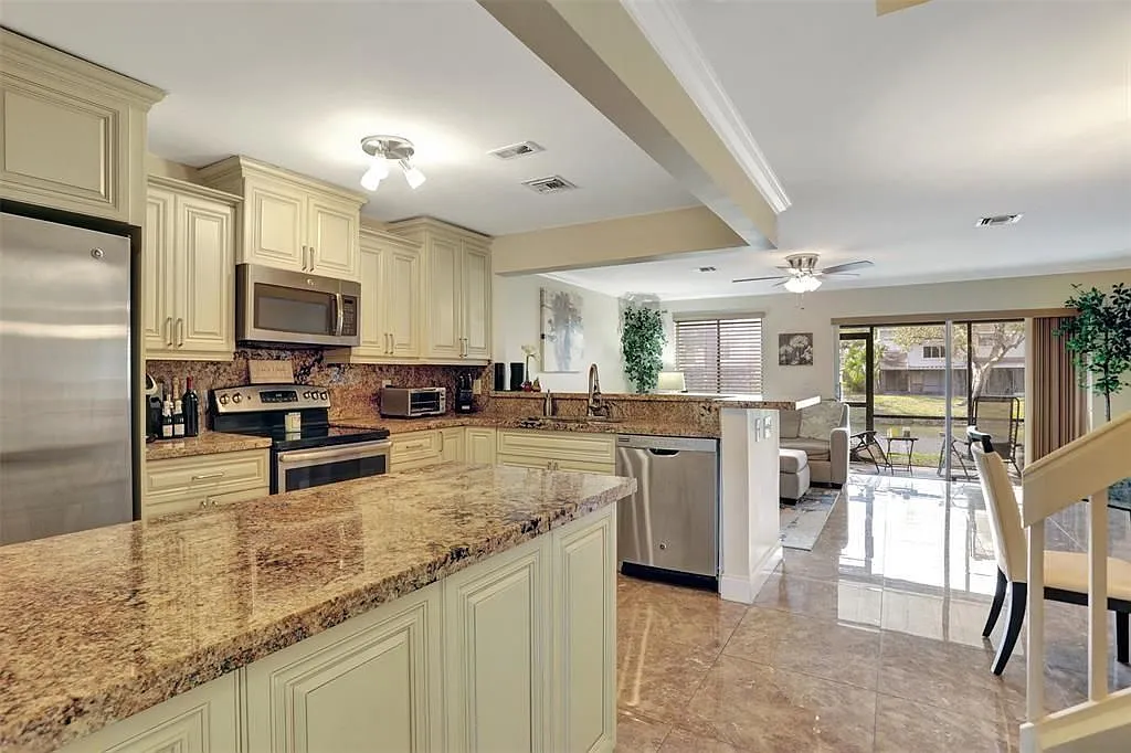 3 bed, 3.0 bath, 1390 sqft, $3,299 — Photo 1