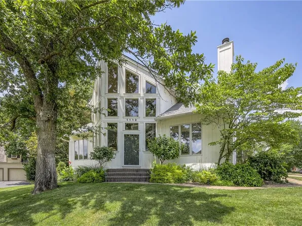 1112 NE Long Ridge Rd, Lees Summit, MO 64064
