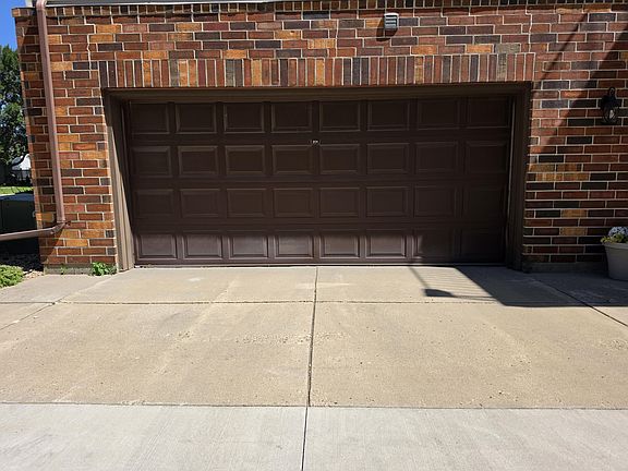 2nd image of 1505 E Melgaard Rd