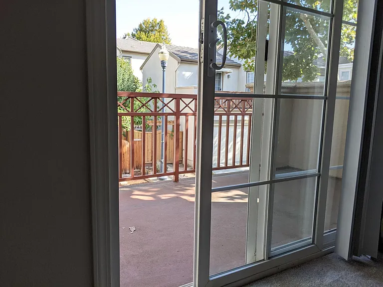 3960 Chamberer Dr — Photo 4