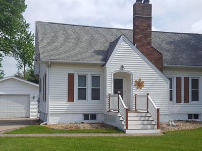 1230 33rd St NE, Cedar Rapids, IA, 52402