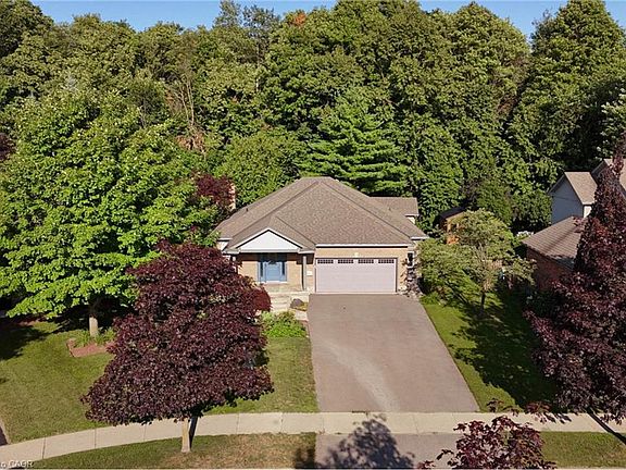 4th image of 13 Burlwood Dr