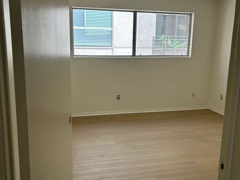 4108 Whitsett Ave — Photo 20
