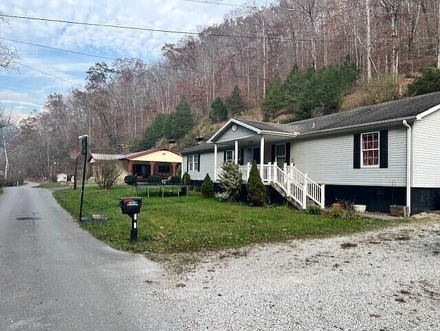 1st image of 413/389 Clark Dr