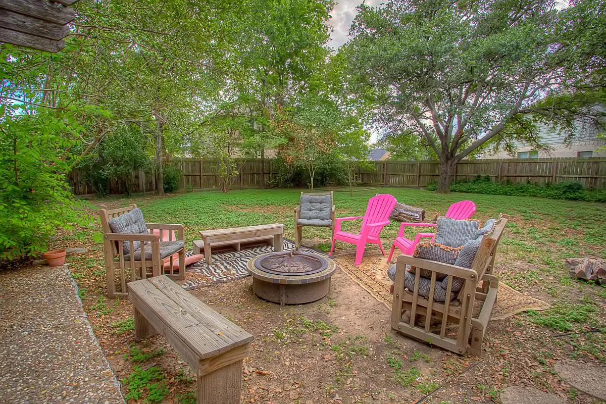 5 bed, 3.5 bath, 2600 sqft, $3,800 — Photo 3