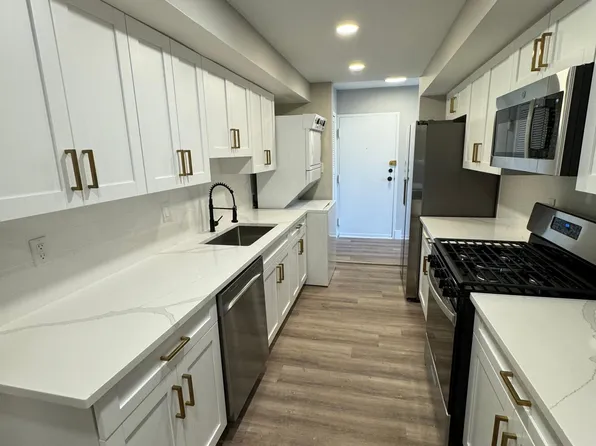 10204 Prince Pl APT 207, Upper Marlboro, MD 20774