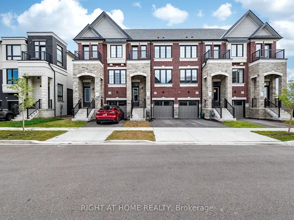 1330 Shevchenko Blvd, Oakville, ON L6M 5P3