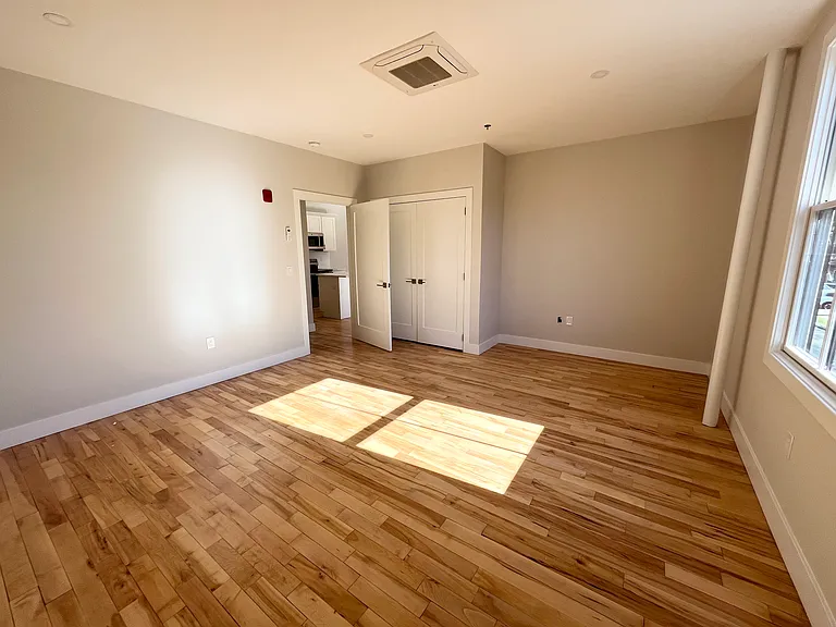 461 Main St #222 — Photo 5