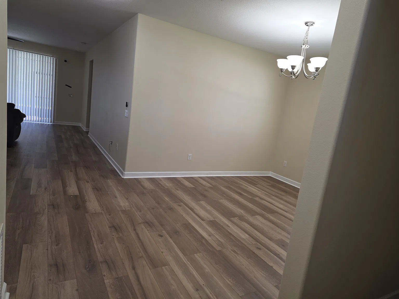 4 bed, 2287 sqft, $2,650 — Photo 3