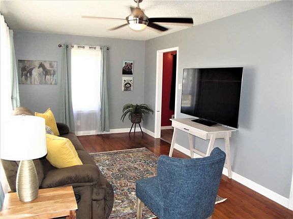 3rd image of 408 W Lincoln St
