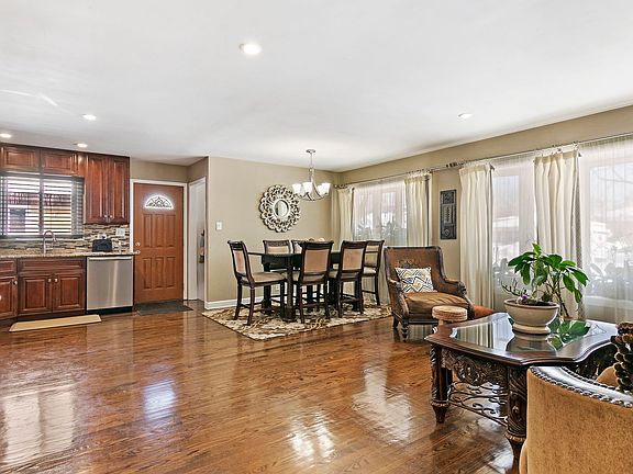 3rd image of 7408 Kostner Ave