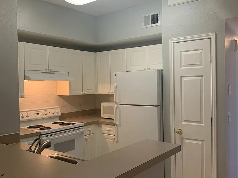 315 Grand Magnolia Ave #20 — Photo 5