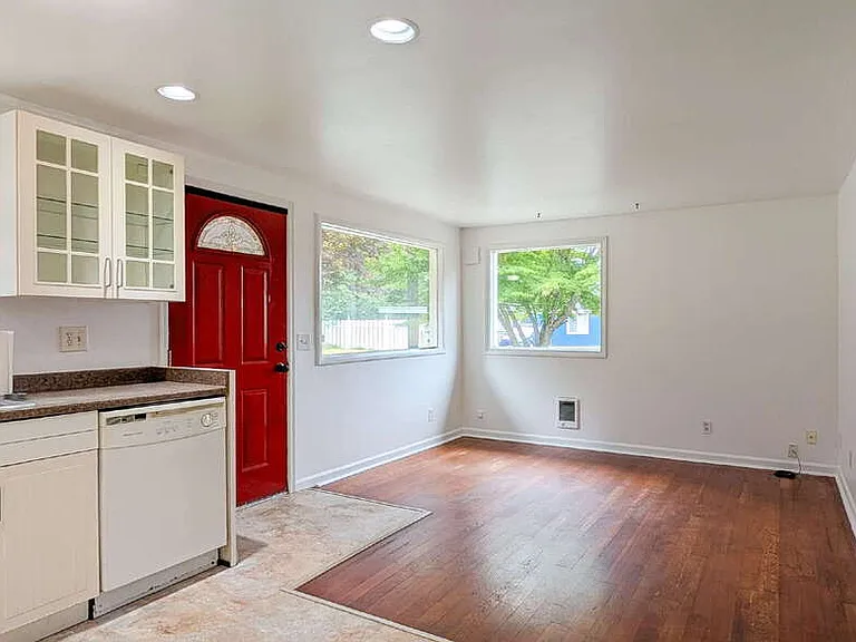 529 Madison St #2 — Photo 2