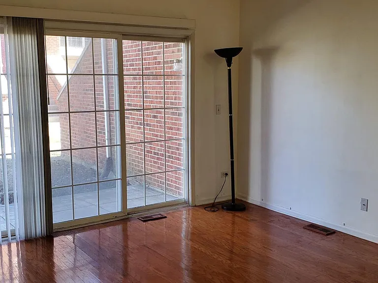 700 Mill Cir — Photo 18