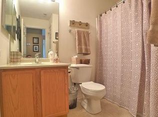 994 N Village Dr UNIT 3, Round Lake Beach, IL 60073