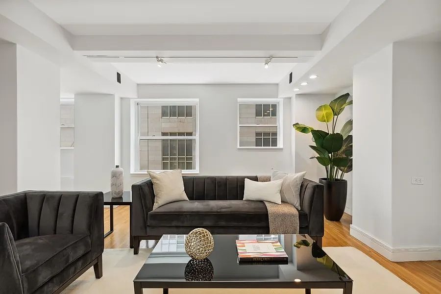 1st image of 40 E 61st St APT 11A