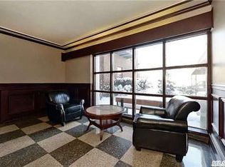 7502 Austin St APT 5E, Flushing, NY 11375