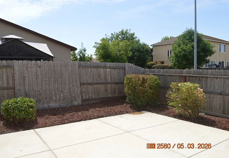 4220 Freemark Ave — Photo 25