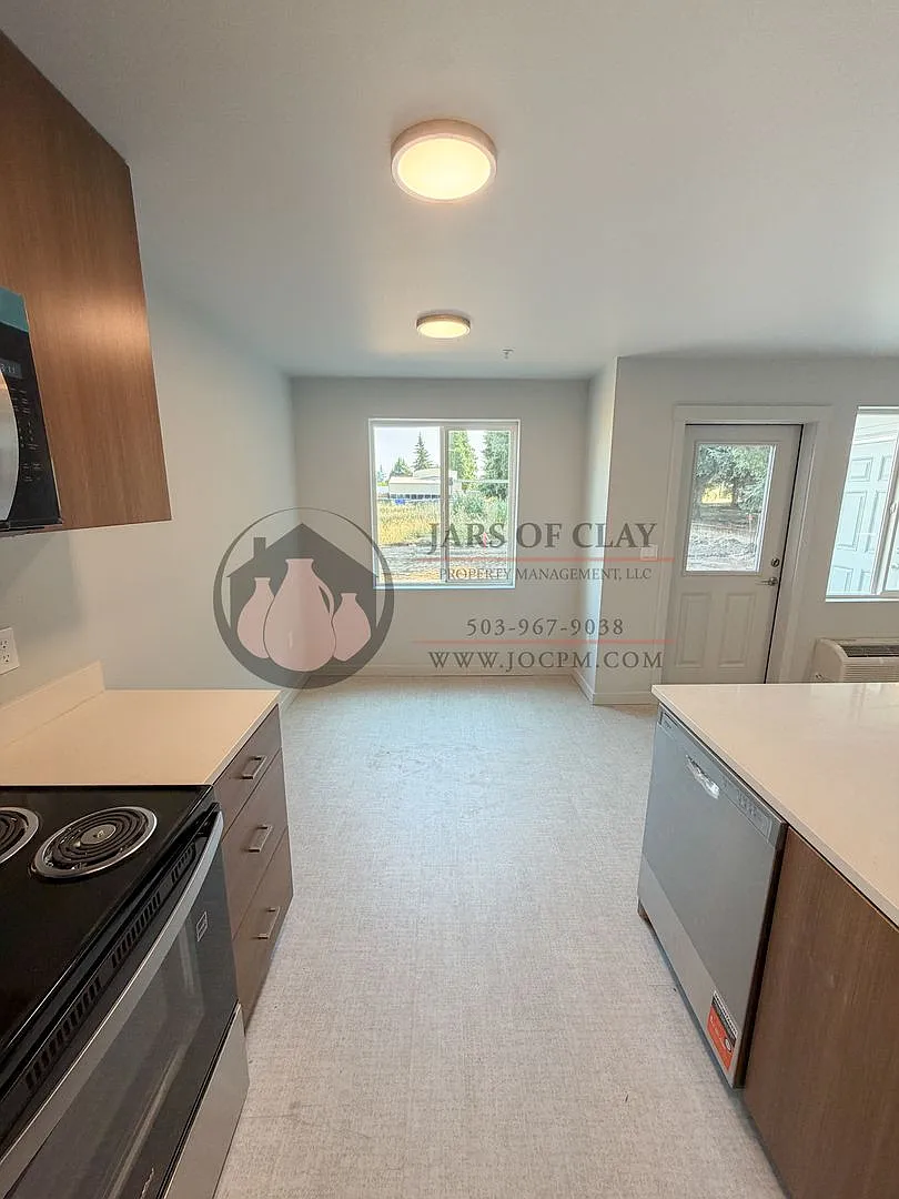 Backus Apartments — Photo 4