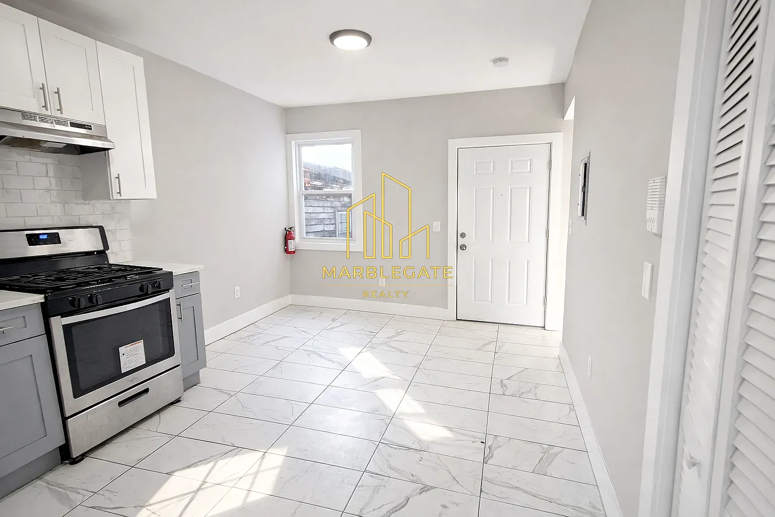 3 bed, 1050 sqft, $2,250 — Photo 2