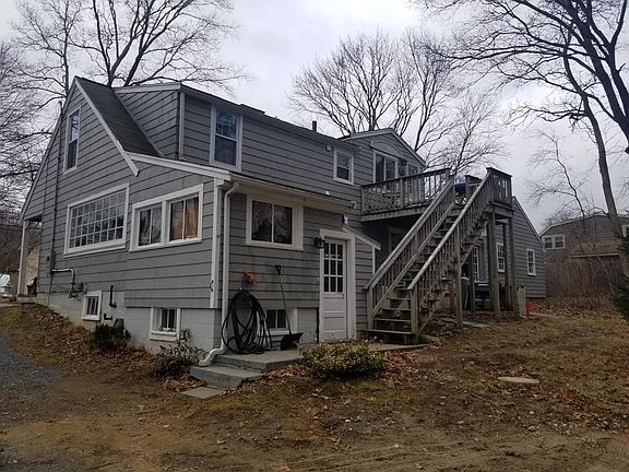 3rd image of 530 Pleasant St