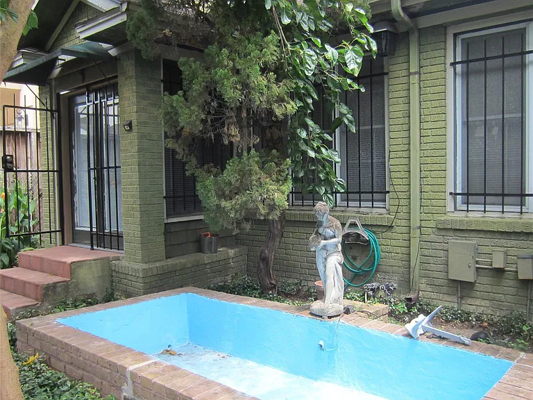 512 W Polk St — Photo 2
