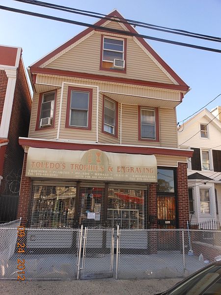 1st image of 814 Mt Prospect Ave