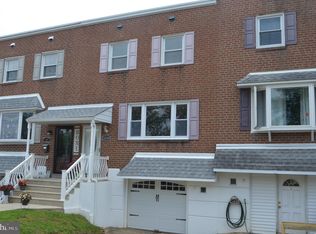 10209 Woburn Pl, Philadelphia, PA 19114