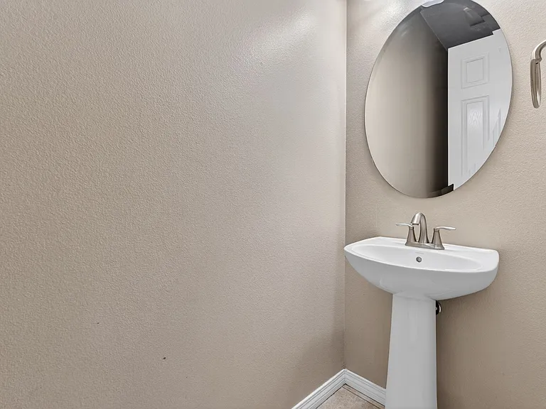 26525 Craftsmen Ct — Photo 16