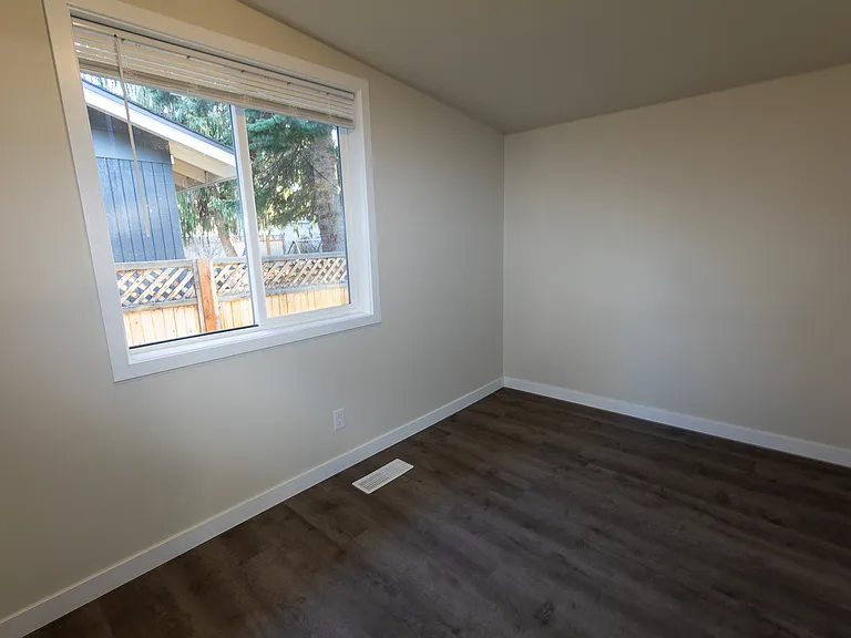 1116 Highland Dr — Photo 12
