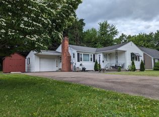 12 Lakeview Ave, South Hadley, MA 01075