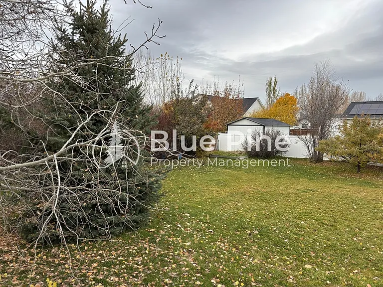 3863 Ridgeview Cir — Photo 25