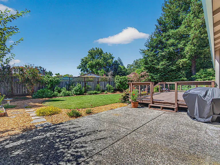 2020 Rivera Dr — Photo 39