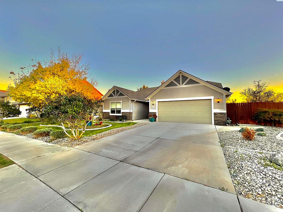 1st image of 5004 NW Commons Dr