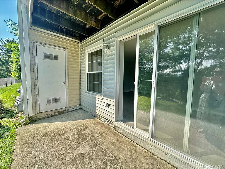 25 Lexington Hl #8 — Photo 11