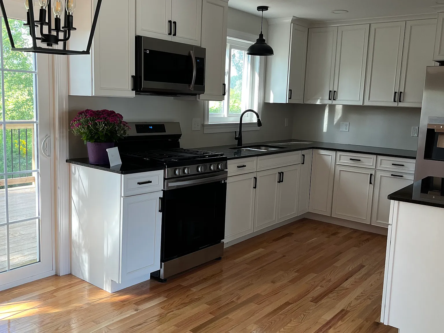 3 bed, 1600 sqft, $2,300 — Photo 4