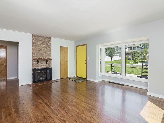 4th image of 4528 Sherwood Ave