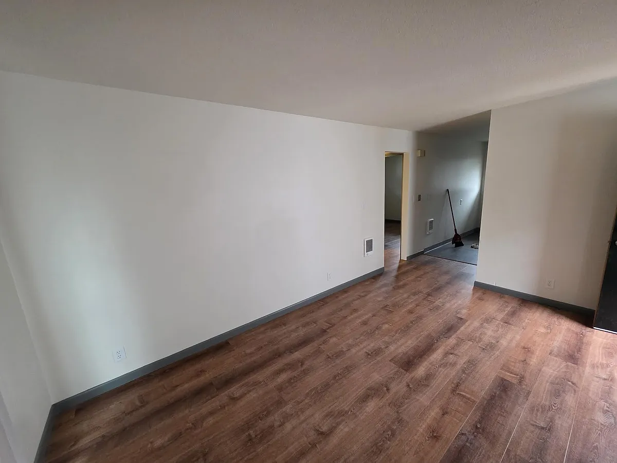 Building Photo - 354 Catron St N #2