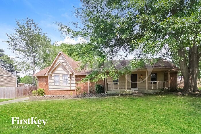 1st image of 2804 Ravenwood Dr