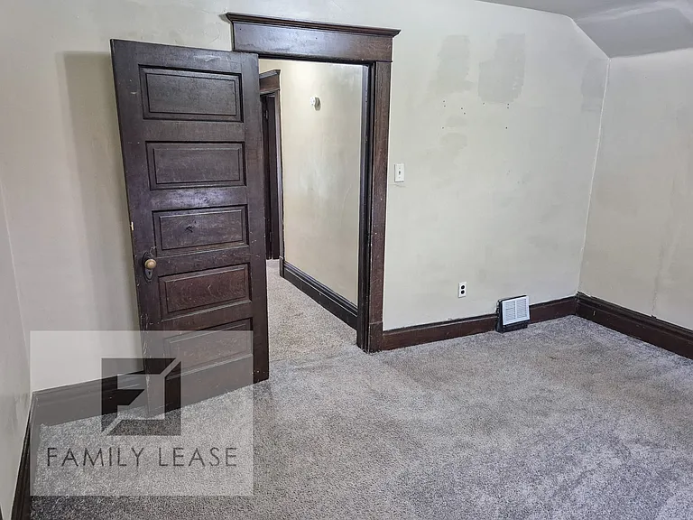 596 Lafayette Ave — Photo 23